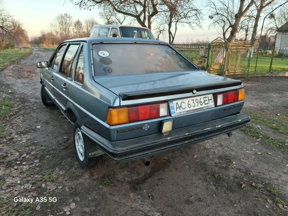 Продам Сантана 1.8 газ-бензин.