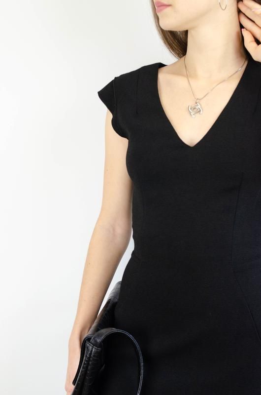 Платье черное облегающее,сукня офісна  чорна з декольте,плаття,H&M