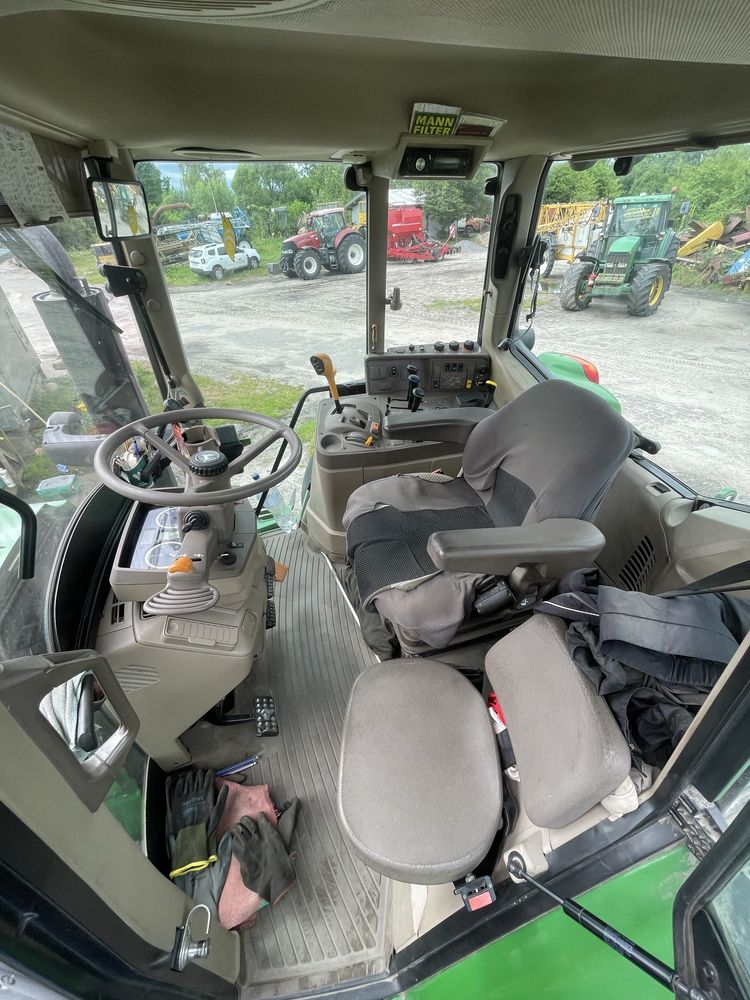 John Deere 6195M