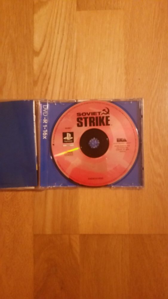 Jogo de Playstation 1 "Soviet Strike"