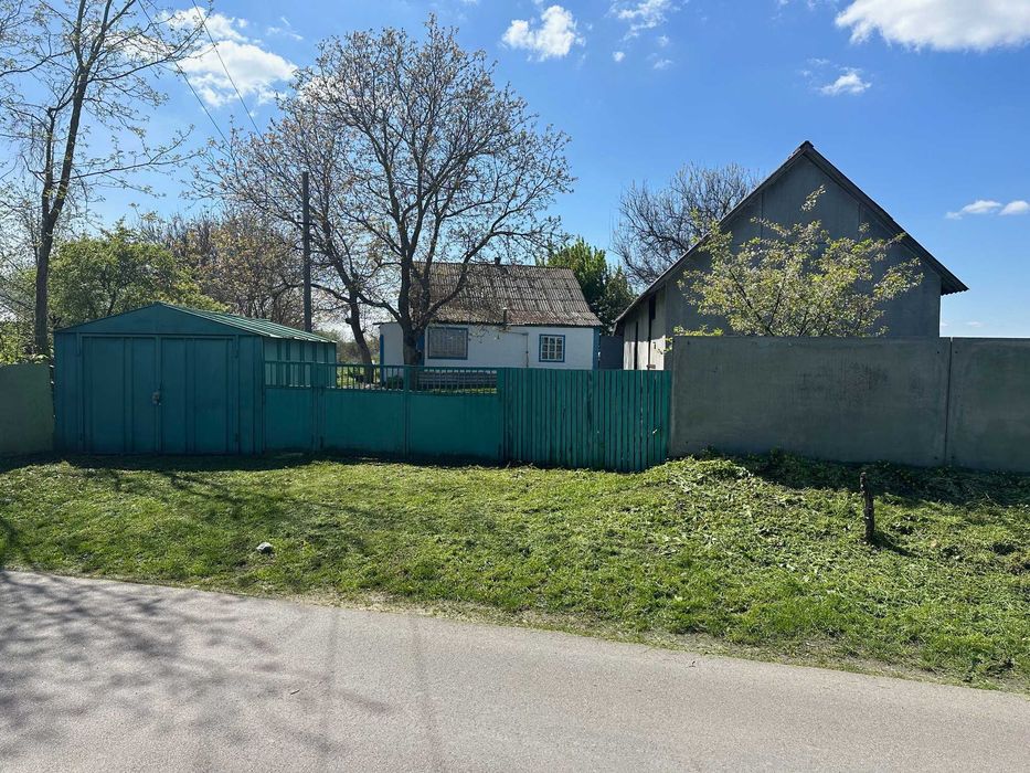 Продається заміський будинок, смт Студеники, 93км траси Київ-Харків