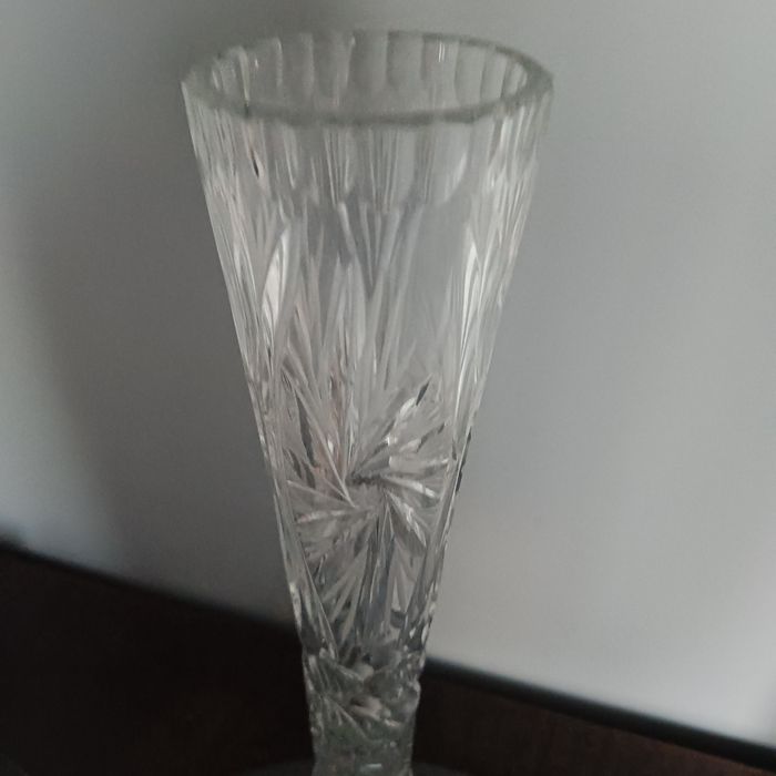 Wazon kryształowy wysoki i wąski