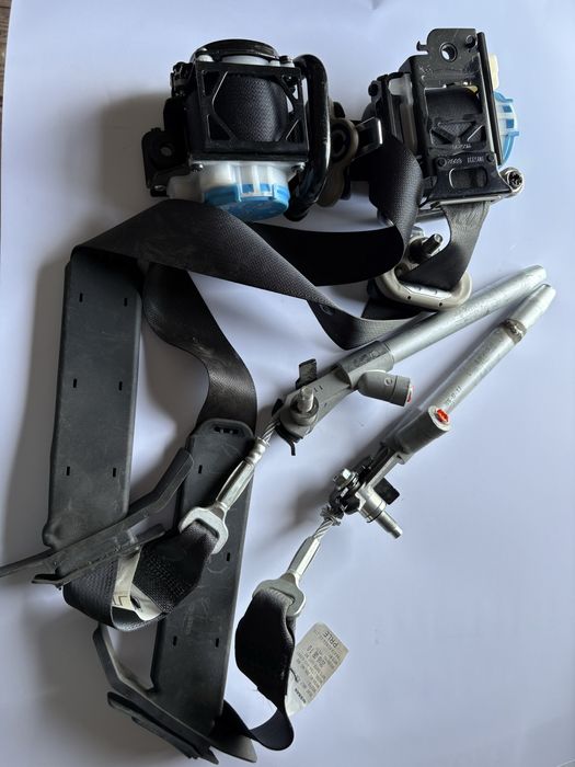 Ремені безпеки Nissan Rogue