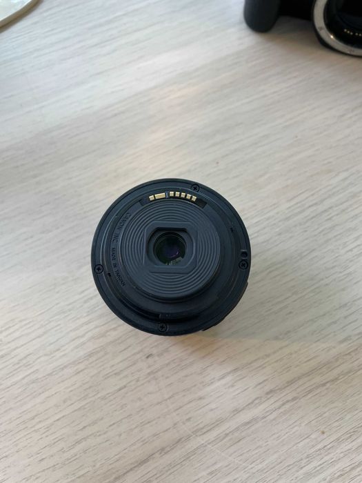 Canon 200D + Objetiva 18-55mm 4-5.6f (Como nova)