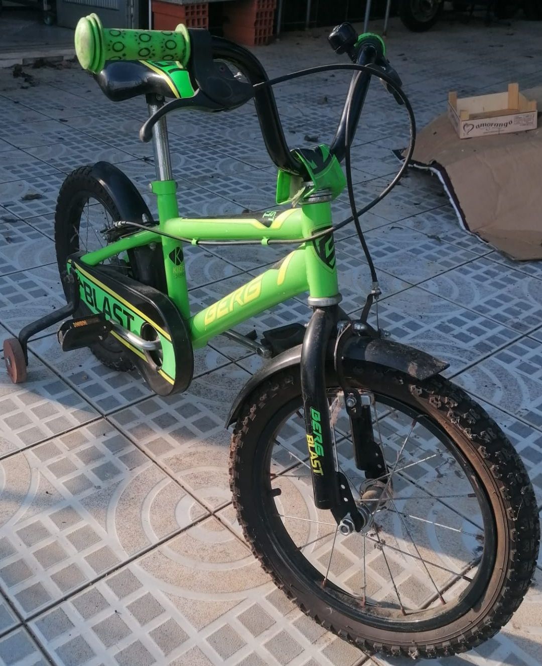 Bicicleta de criança como nova