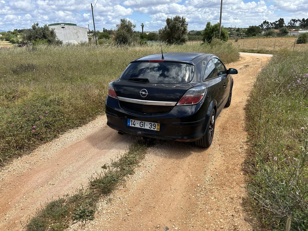 Opel astra GTC 1700