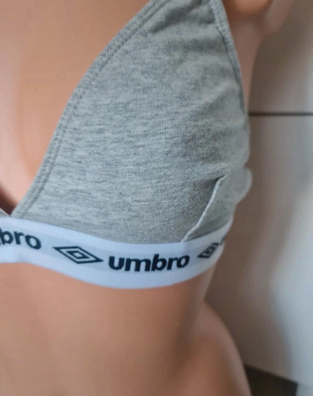 Umbro biustonosz sportowy rozmiar L