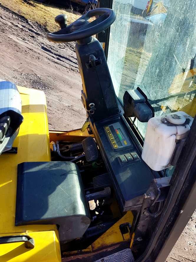 Wózek widłowy elektryczny Yale ERP25ALF 15r udźwig 2.6t waga 4740kg