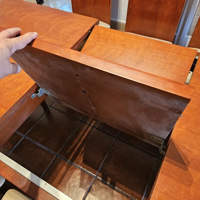 Mesa de jantar com 8 cadeiras