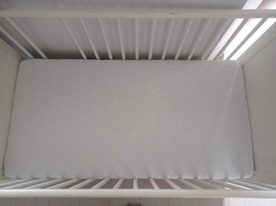 Łóżeczko dla dziecka 60 x 120 z grubym materacem