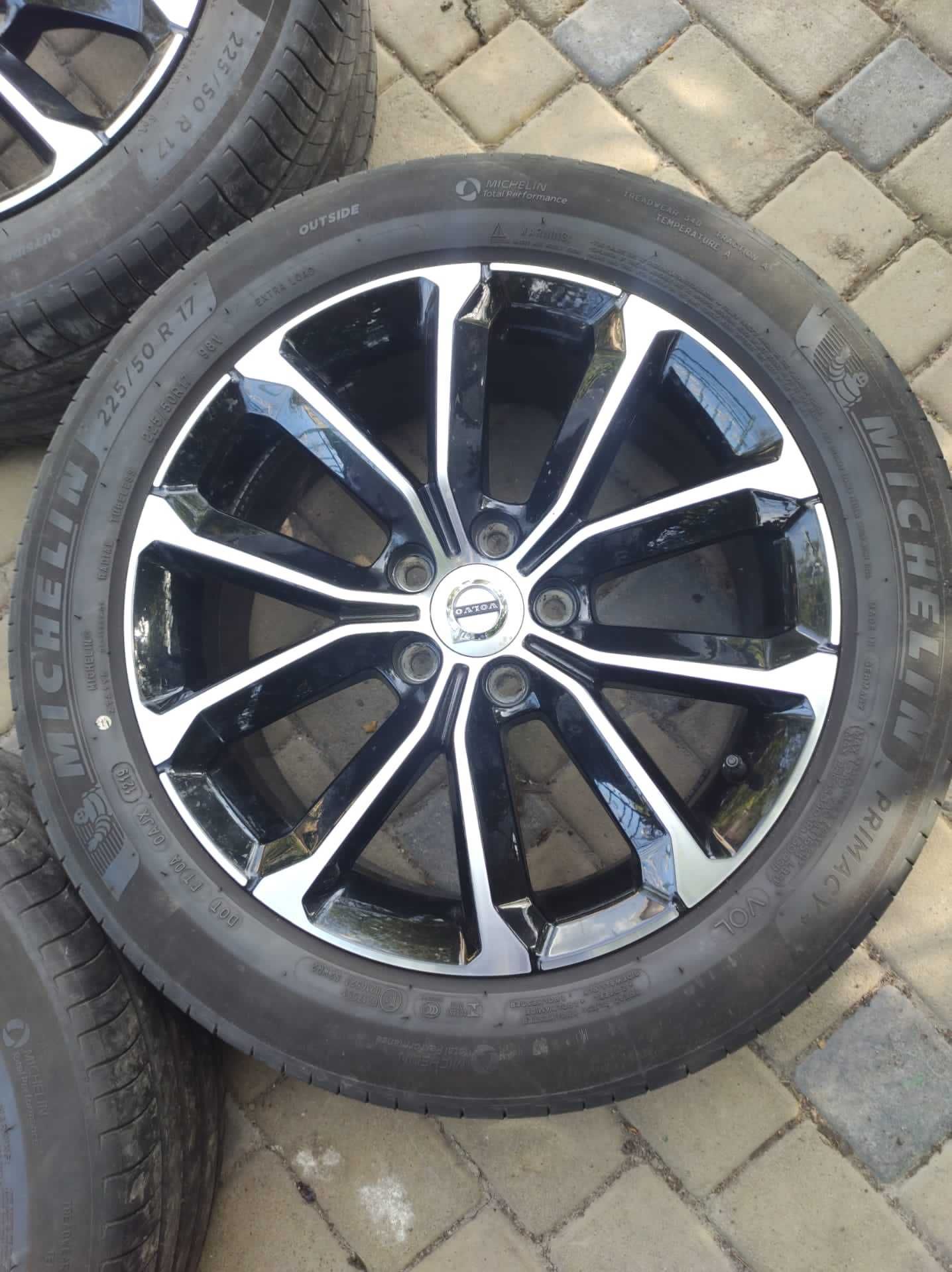 Диски R17 5*108 Volvo з шинами Michelin 225/50 R17