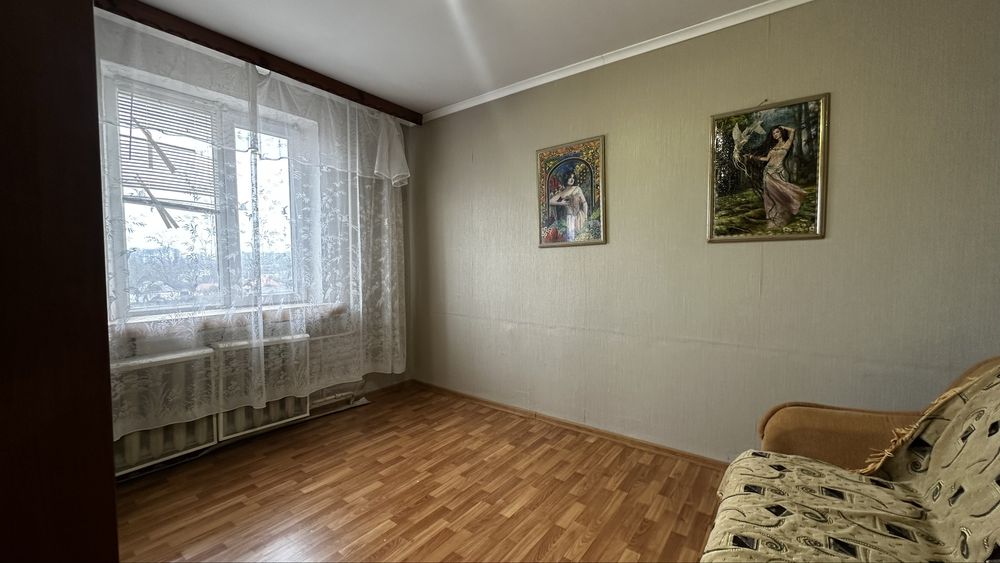 Продається 4кім квартира на Червоному провулку