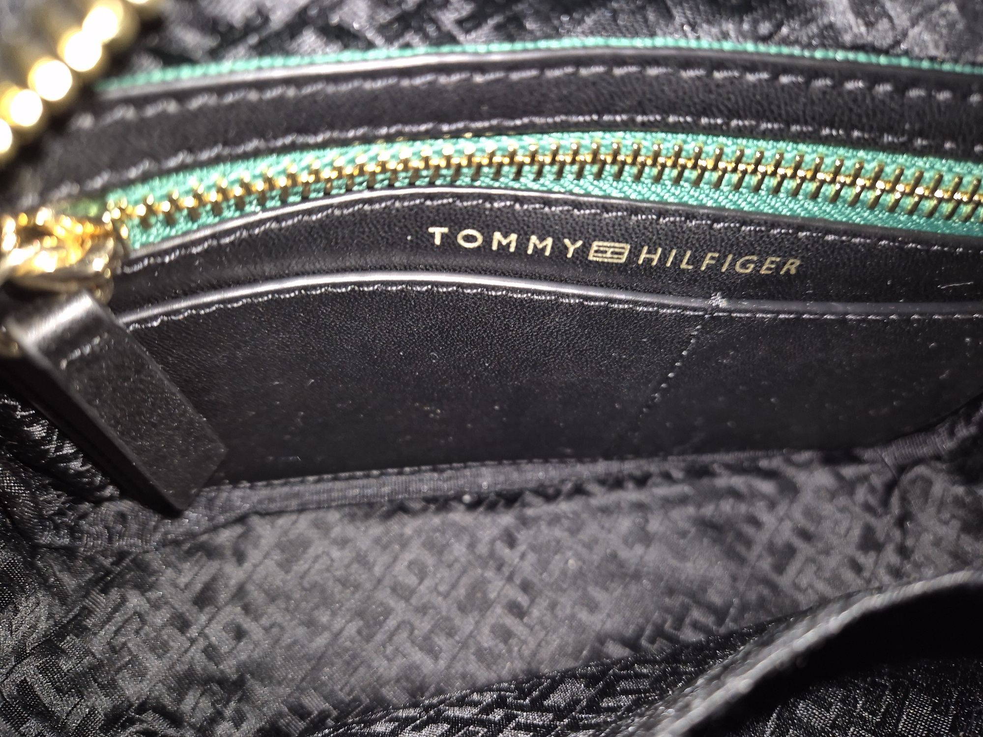 Torebka listonoszka Tommy Hilfiger,  Nowa