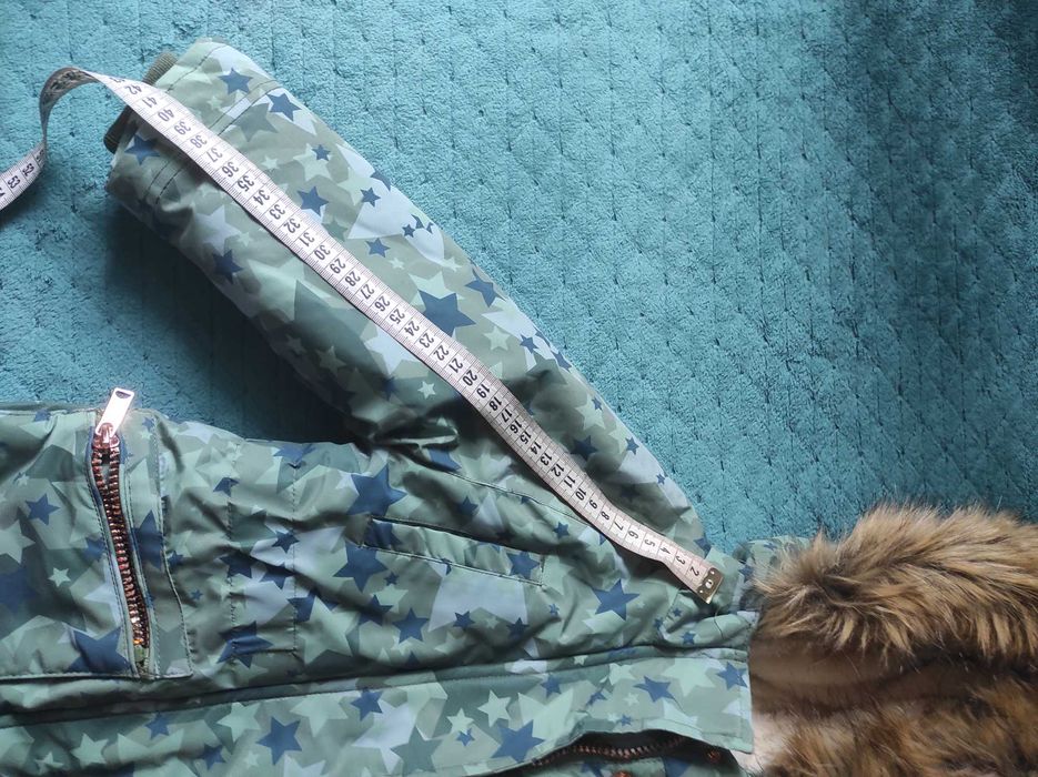 парка зима дівчинка