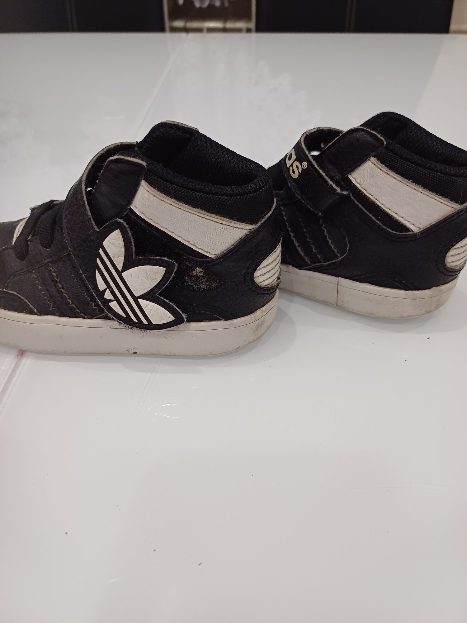 Buty sportowe adidas 22