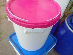 Beczki plastikowe pojemniki na kapustę ogorki ziarno miód deszczówkę