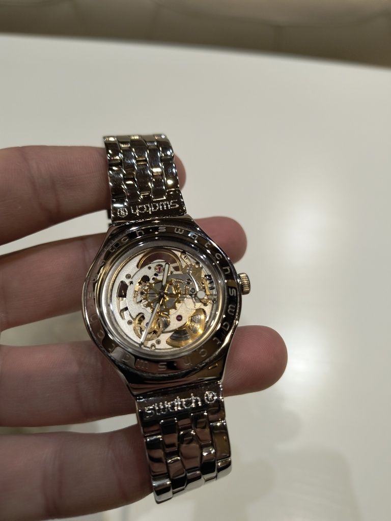 Годинник Swatch Швейцарія