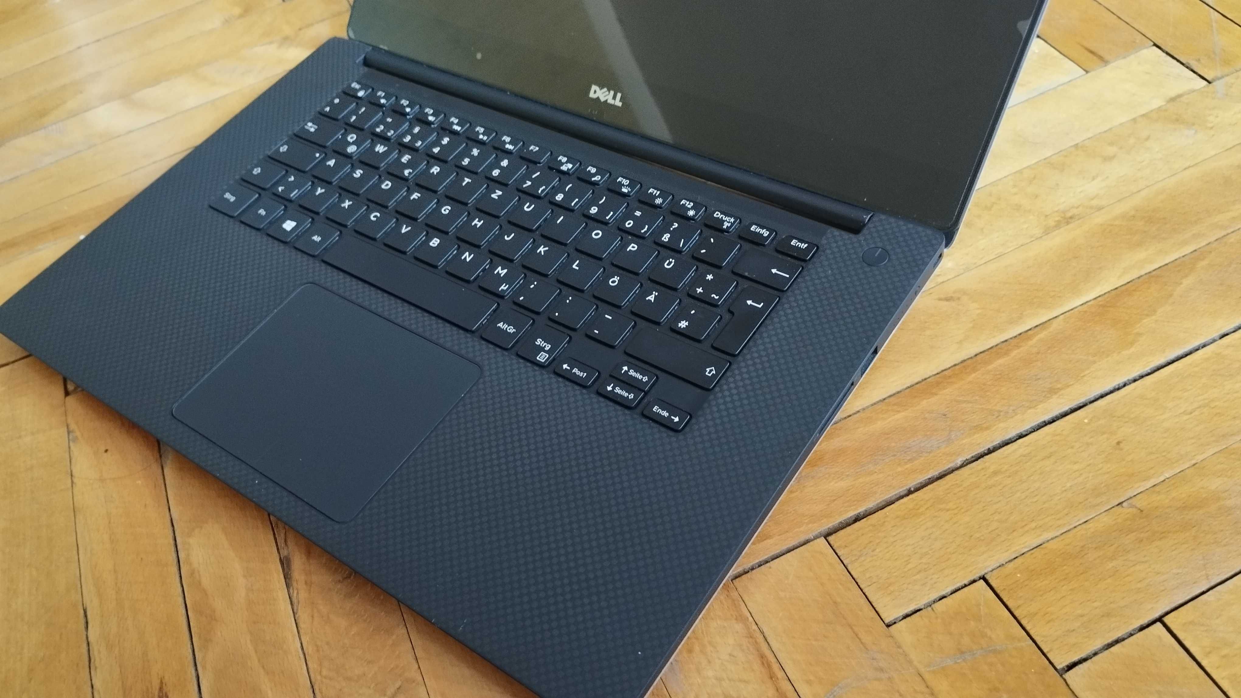 Dell XPS 15 9560 GTX 1050 4K сенсорний екран i7 7700hq 8gb 128gb