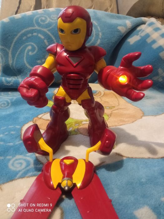Продам робота  Железного человека