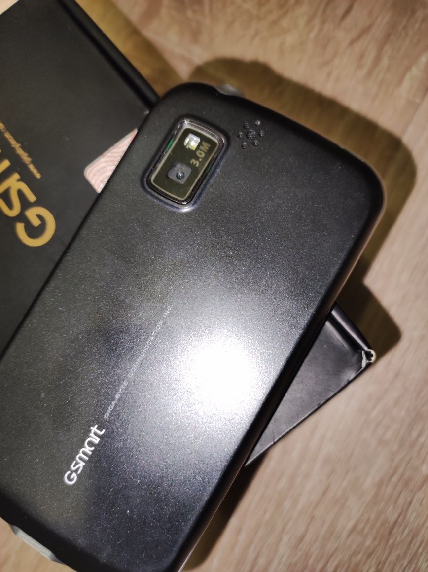 Gigabit G-SMART Смартфон