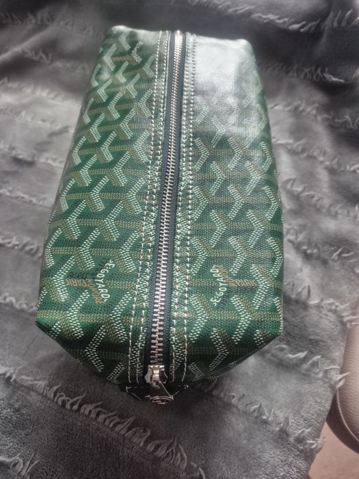 Kosmetyczka firmy Goyard