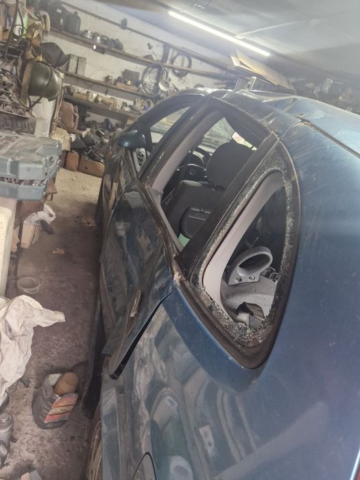 Нисан Альмера Тино