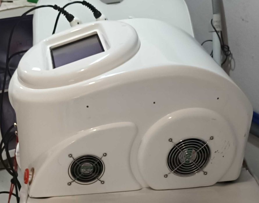 Máquina para tratamentos e foto depilação