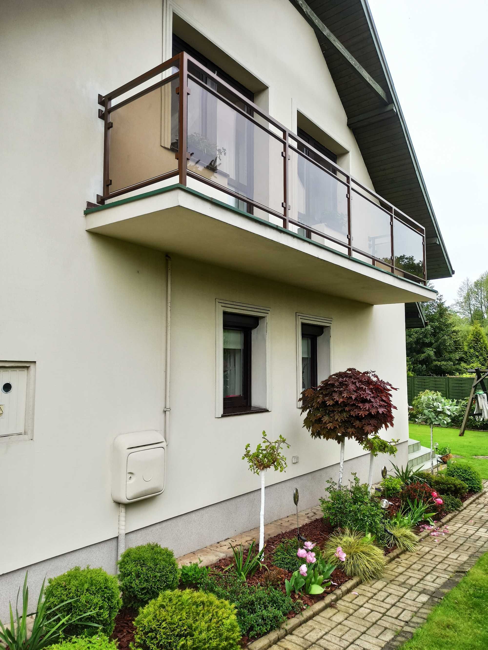 Balustrady szklane malowane proszkowo panelowe balkony ocynk barierka