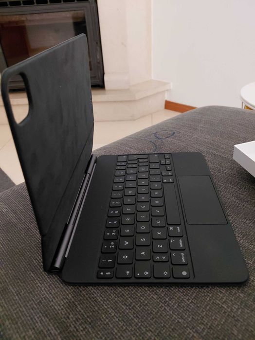Capa Teclado Apple Magic Keyboard para iPad Air de 11''