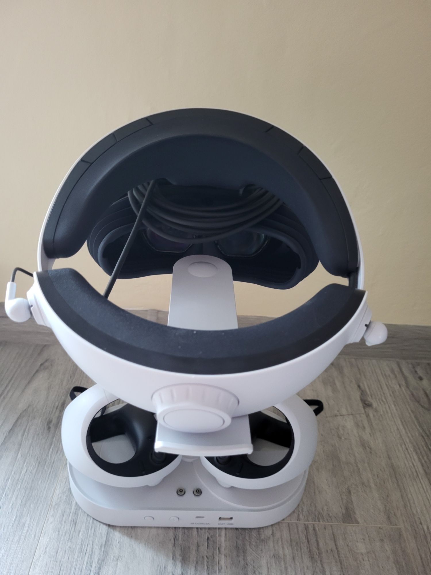 Gogle Playstation VR2 + stojak stacja dokująca. JAK NOWE !