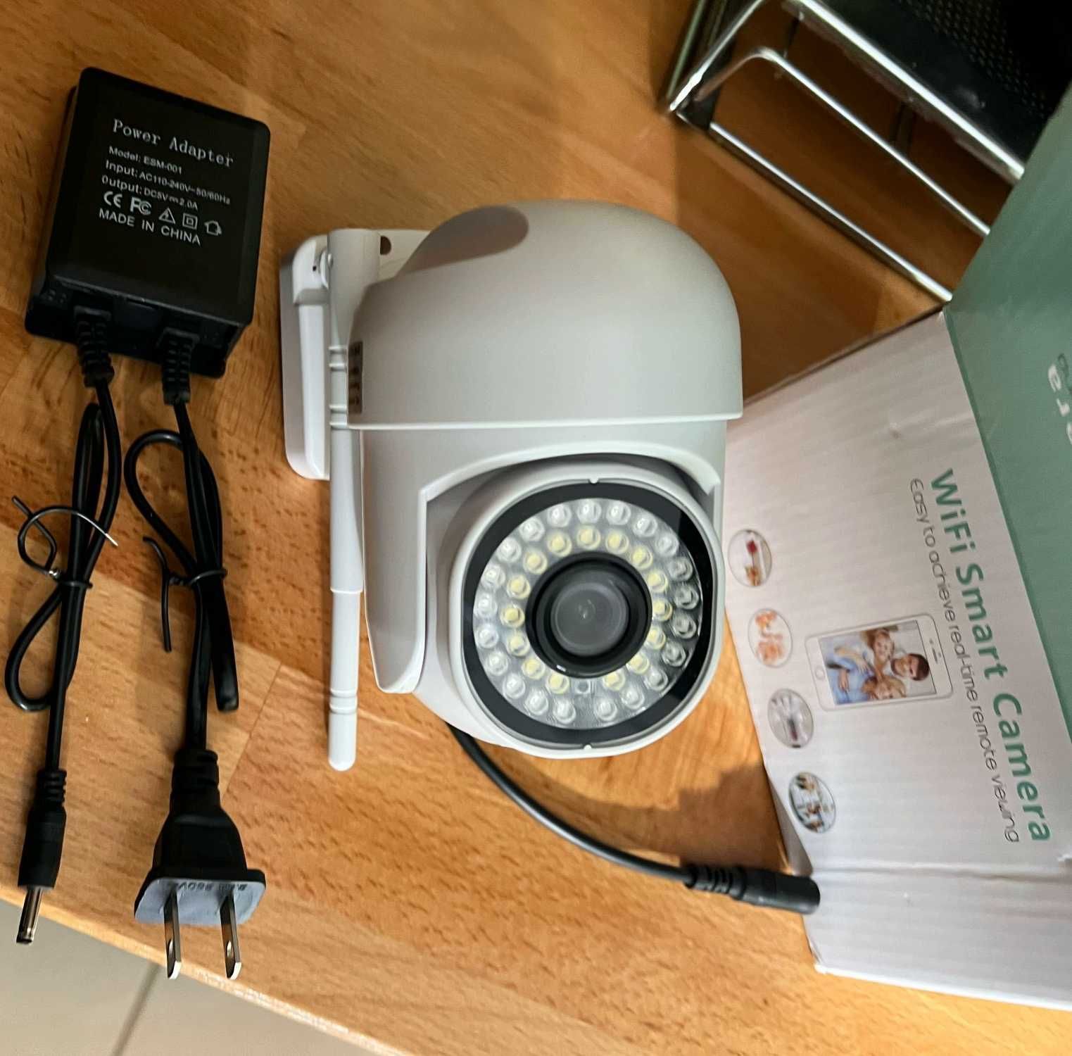 Умная IP - видео камера наблюдения с WiFi, PTZ, аудио, ночное видение