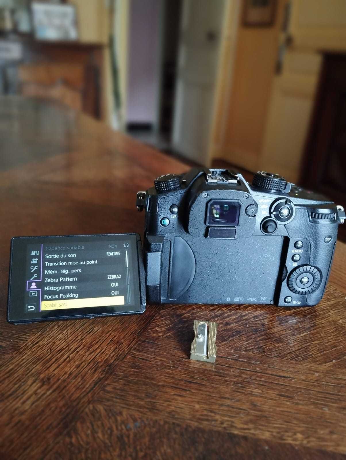 Panasonic Lumix GH5 (corpo) + 2 baterias + caixa e fatura