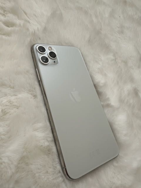 iPhone 11 Pro Max 64 GB COMO NOVO