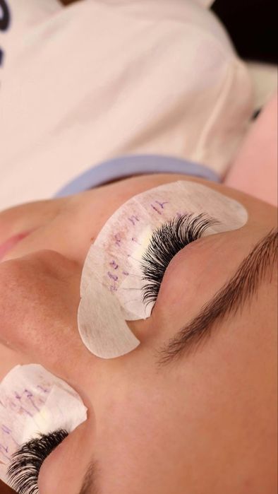 Нарощування вій (моделі)