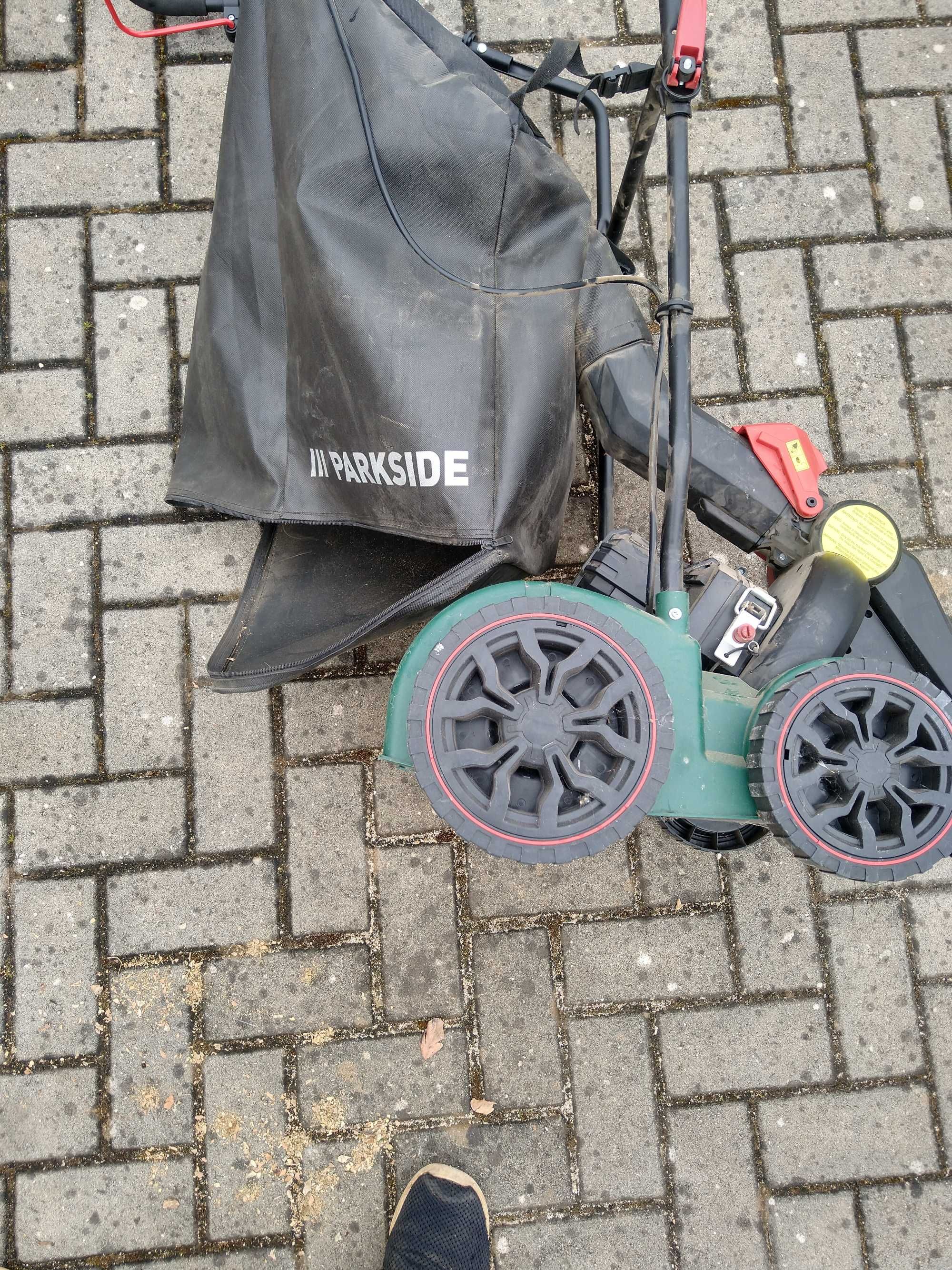Aspirador de folhas para jardim
