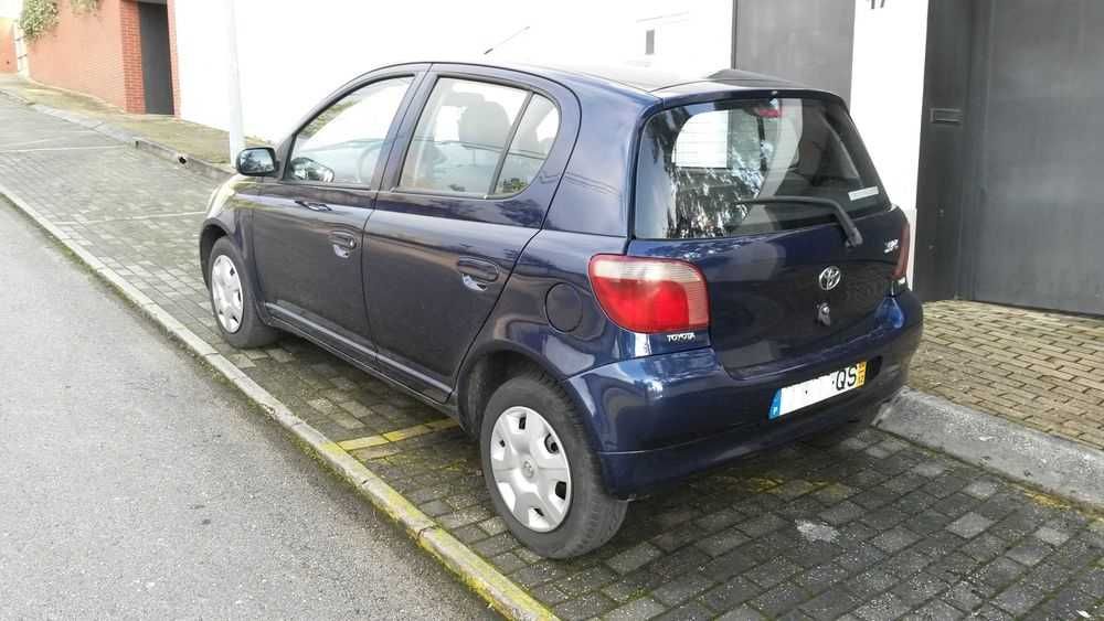Toyota Yaris Terra 1.0cc Ano 2000/Dez