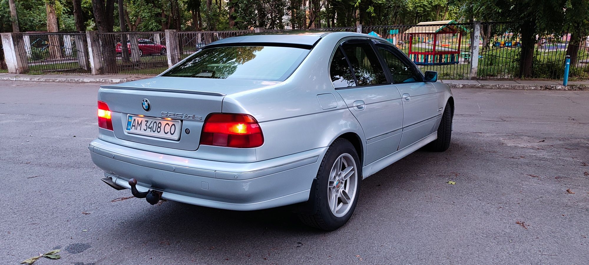 BMW e39 525 tds продам
