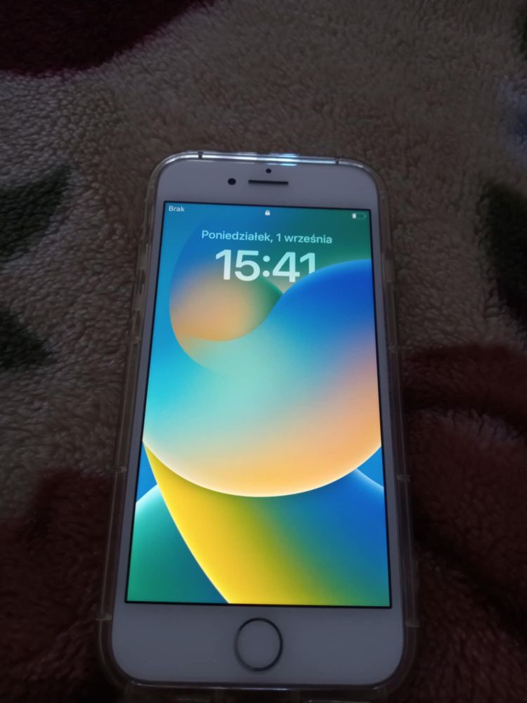 Iphone 8 64 gb stan idealny