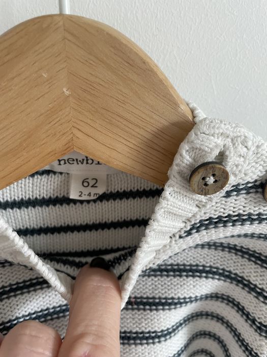 Sweter newbie 62 beżowo ciemnozielony paski
