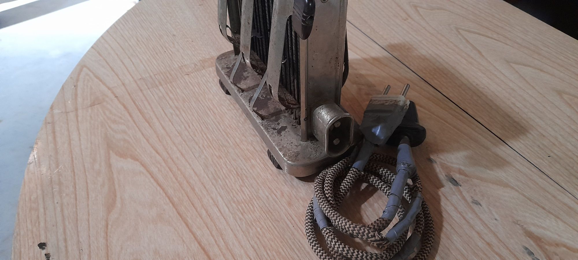 Espremedor laranjas, torradeira a abre latas