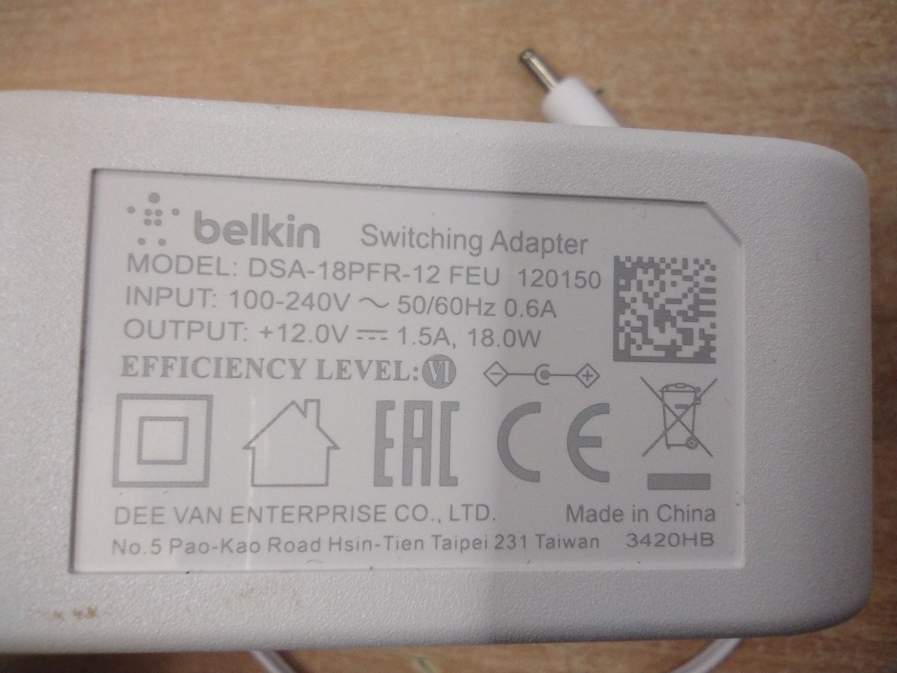 Podstawka do ładowania bezprzewodowego BELKIN 10W+głośnik -Komis MADEJ