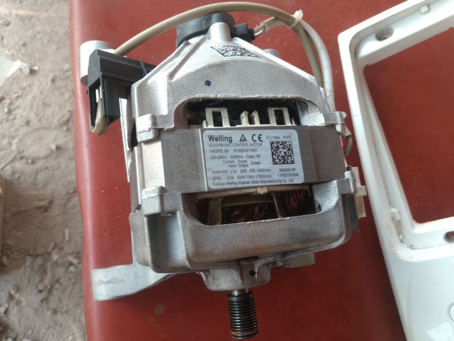 Мотор на стиральную машинку Indesit