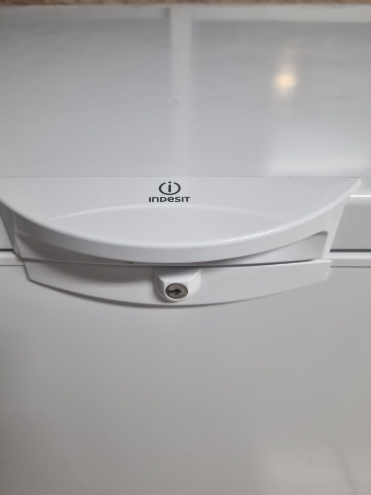 Arca congeladora INDESIT