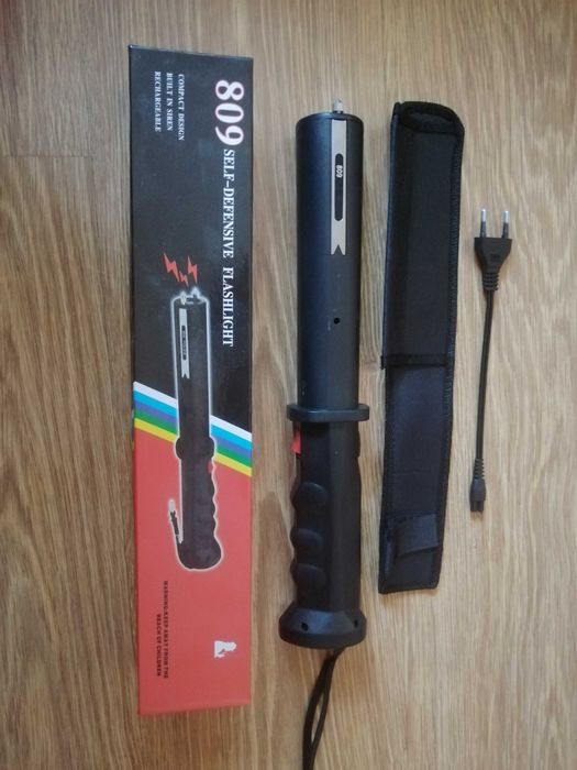 Paralizator z latarką i ALARMEM profesionalny 12.5mlnV model 809