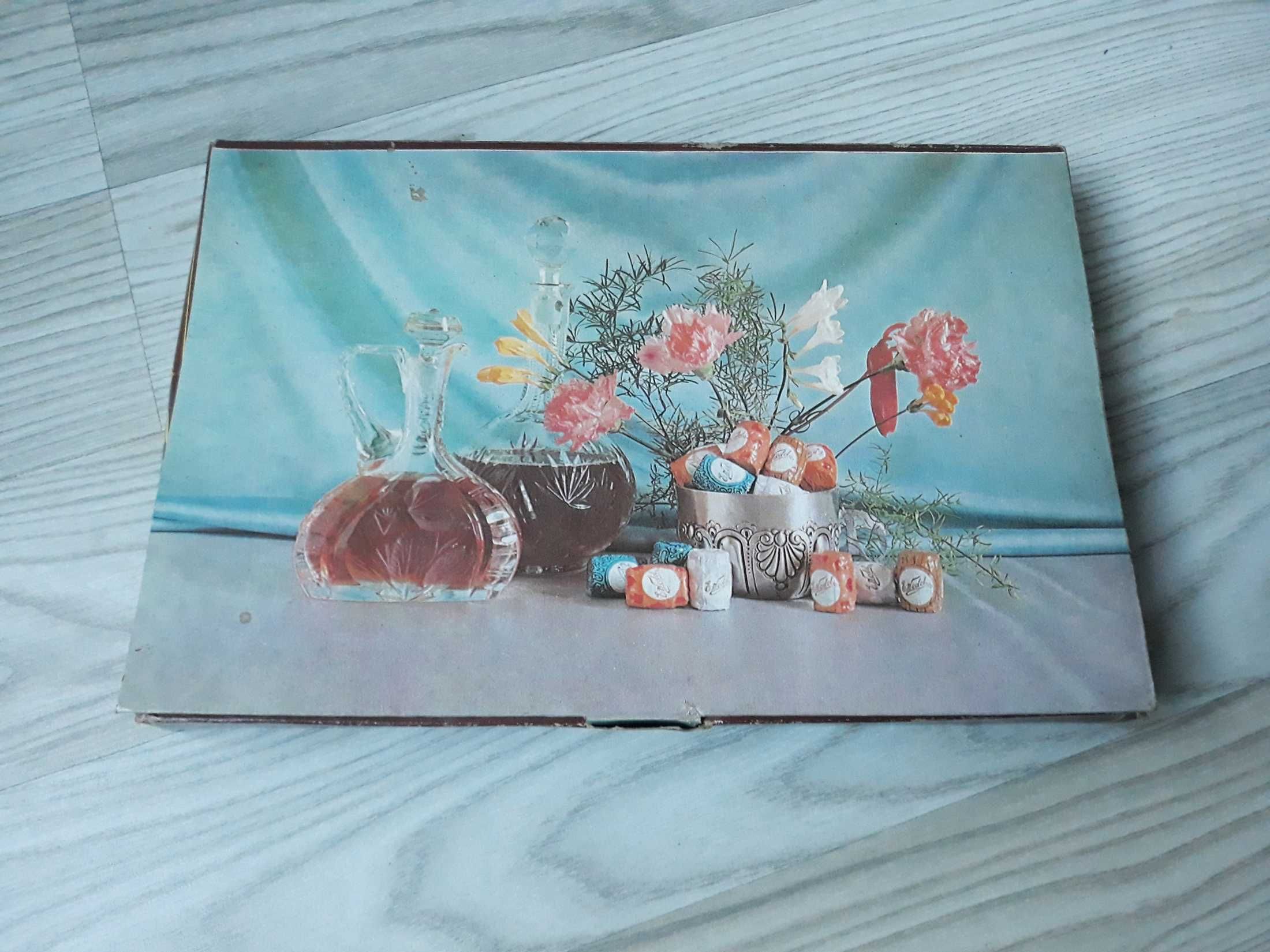 Pudełko po czekoladkach Wedel baryłki czekoladowe z likworem 1981 PRL