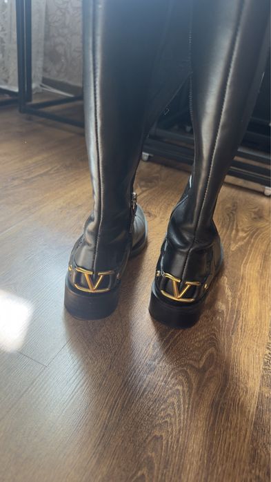 Сапожки Valentino