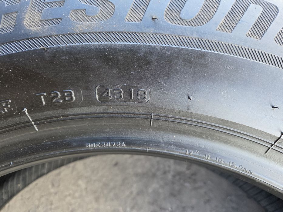 Шини зимові 215/65/r17, Bridgestone Blizzak LM001