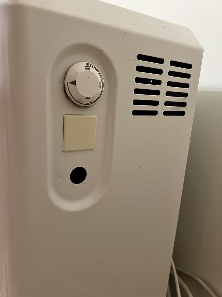 Piec akumulacyjny SCDimplex S40E 4kw szer 87 cm, wys 69 cm, gl 24 cm