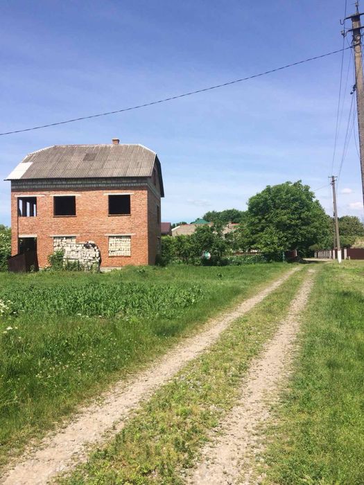 Будинок, незавершене будівництво