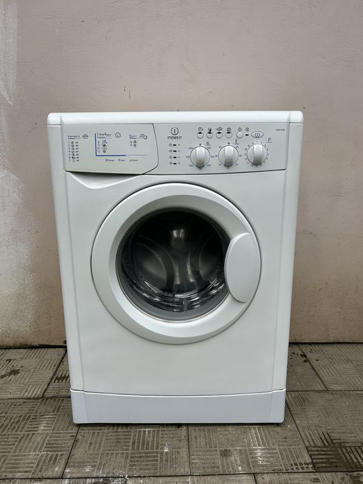 Стиральная машина Indesit на 5 кг.WISL105X.Гарантия!